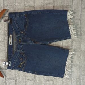 Levi's 524 Too Superlow Bermuda Jean Shorts Crochet Hem Size 26